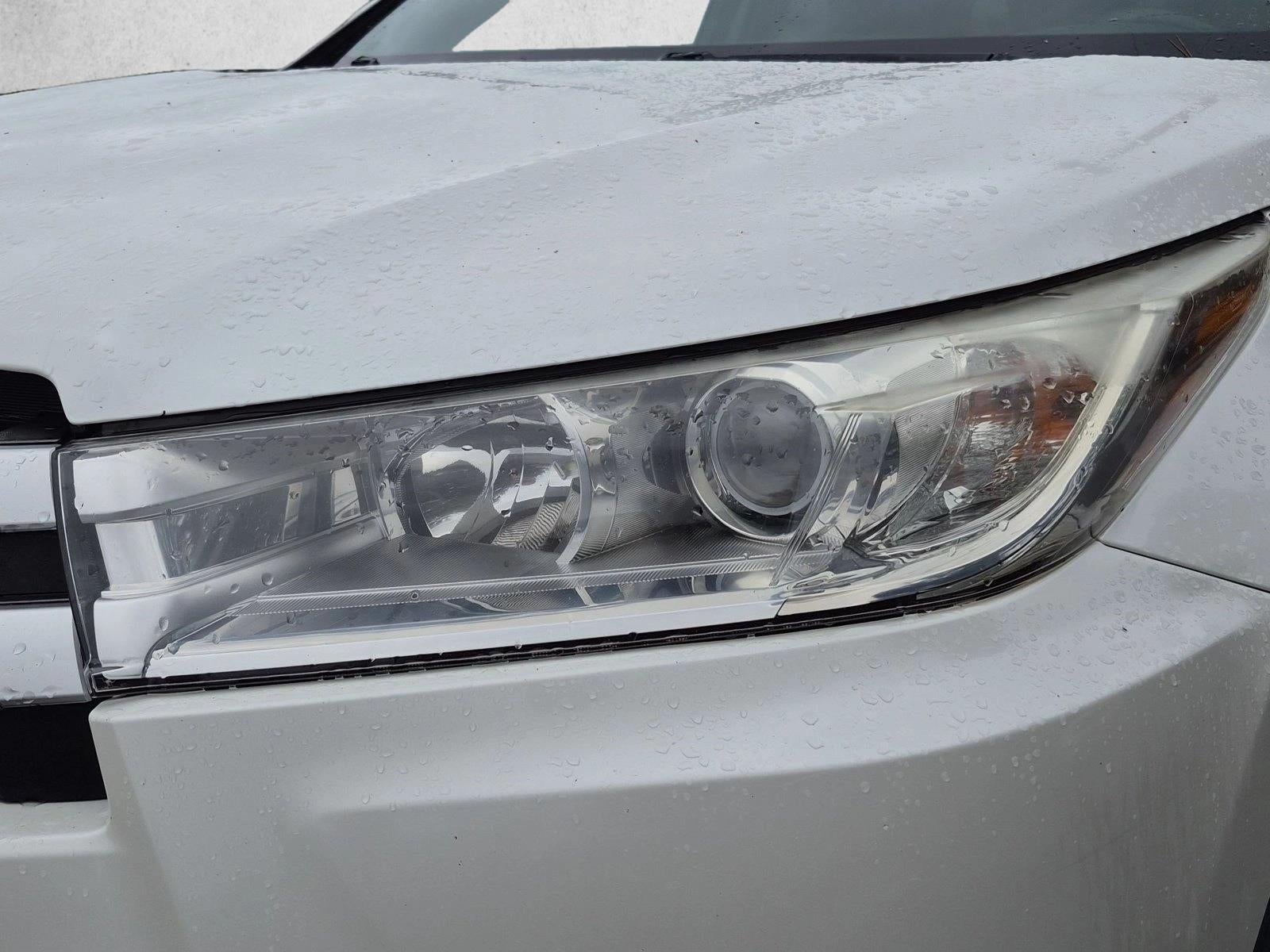 2017 Toyota Highlander Hybrid LE V6 AWD (Natl)