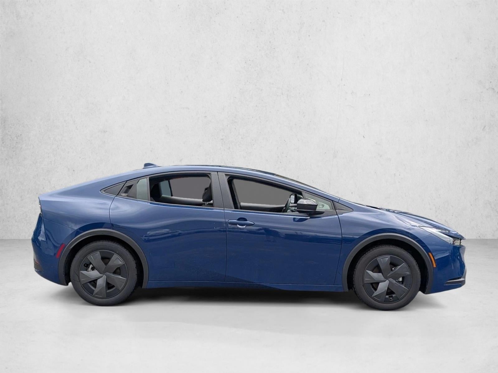 2025 Toyota Prius LE (Natl)