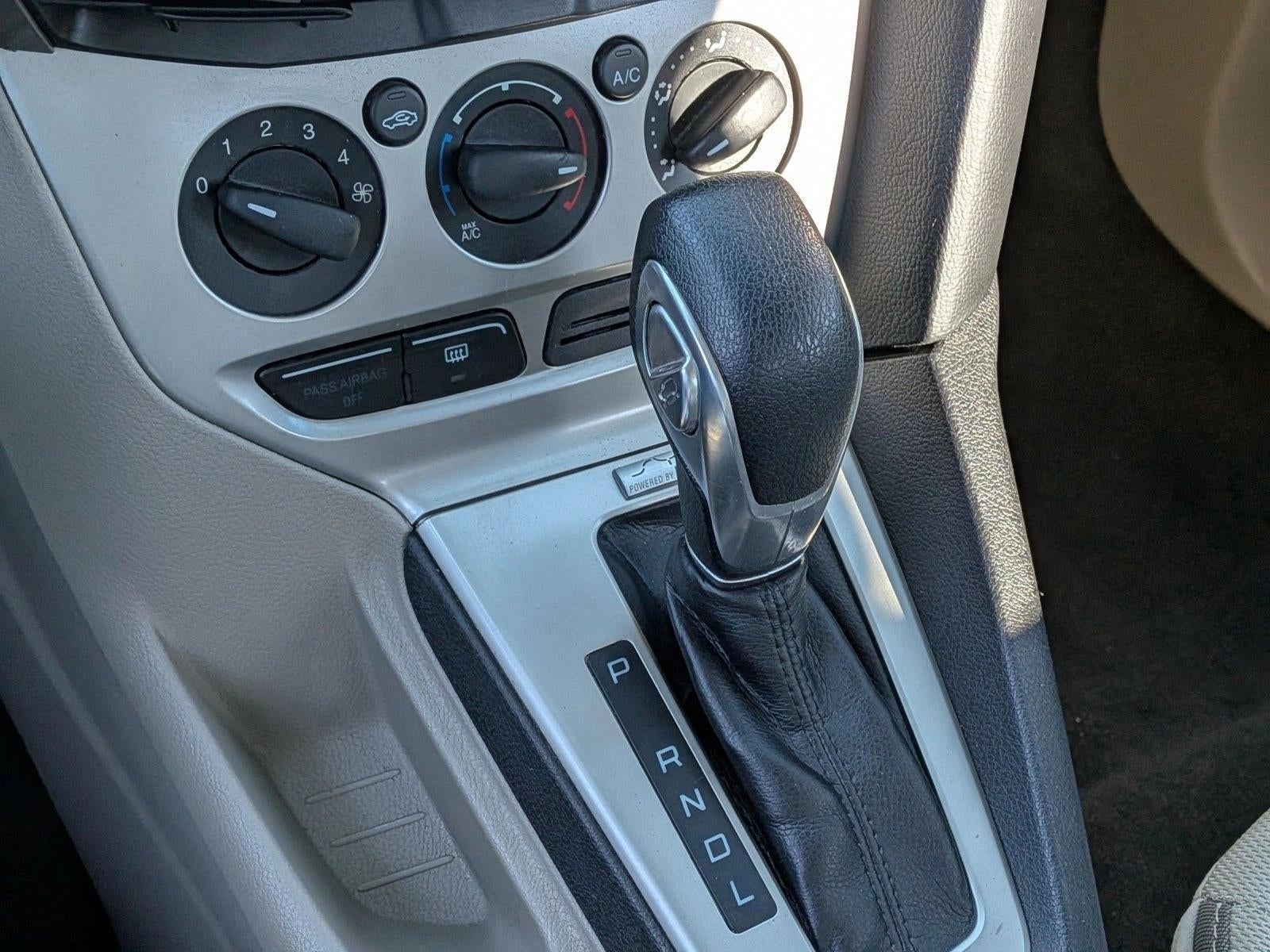 2014 Ford Focus 4dr Sdn SE