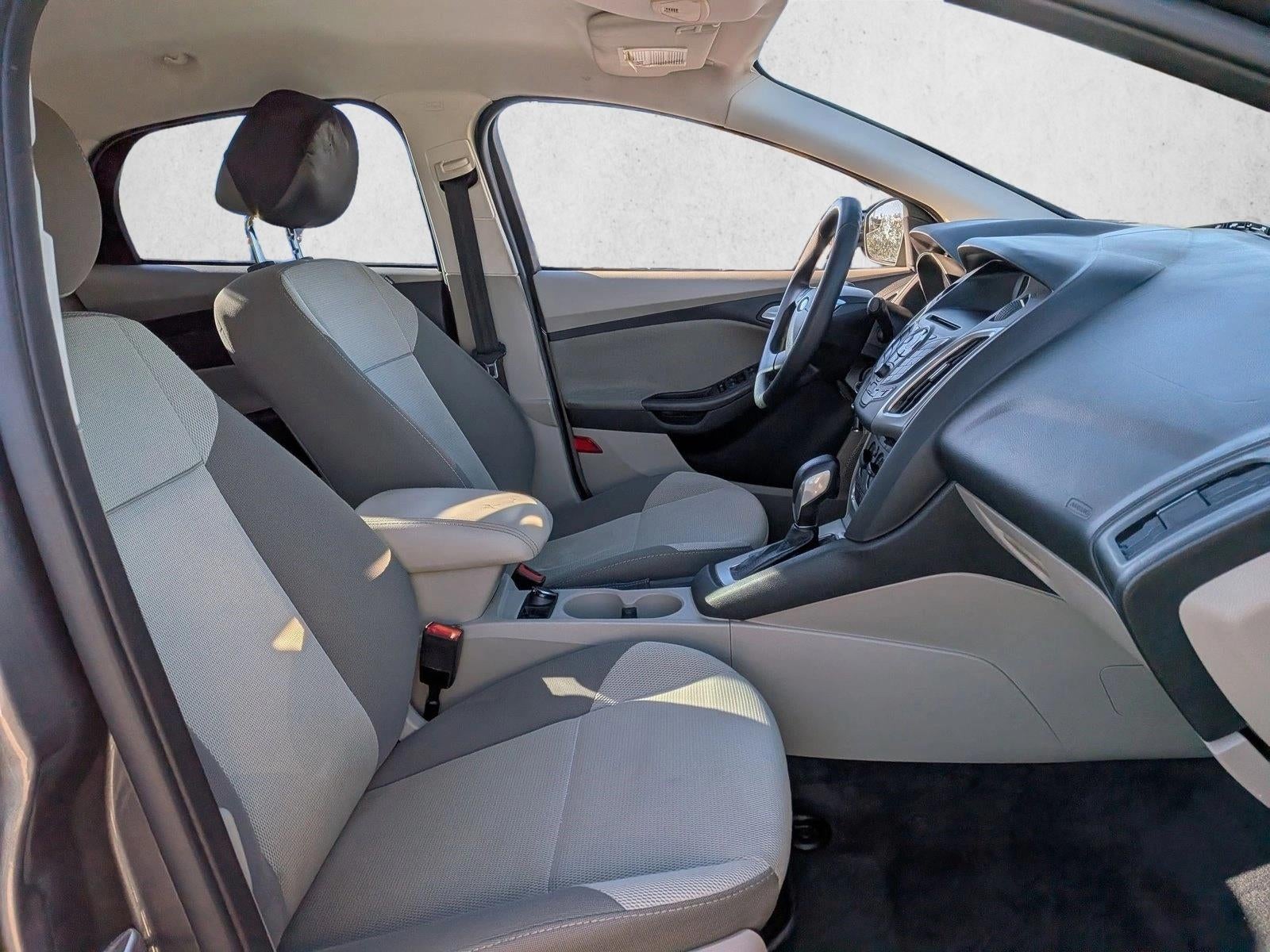 2014 Ford Focus 4dr Sdn SE