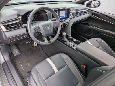 2025 Toyota Camry SE (Natl)