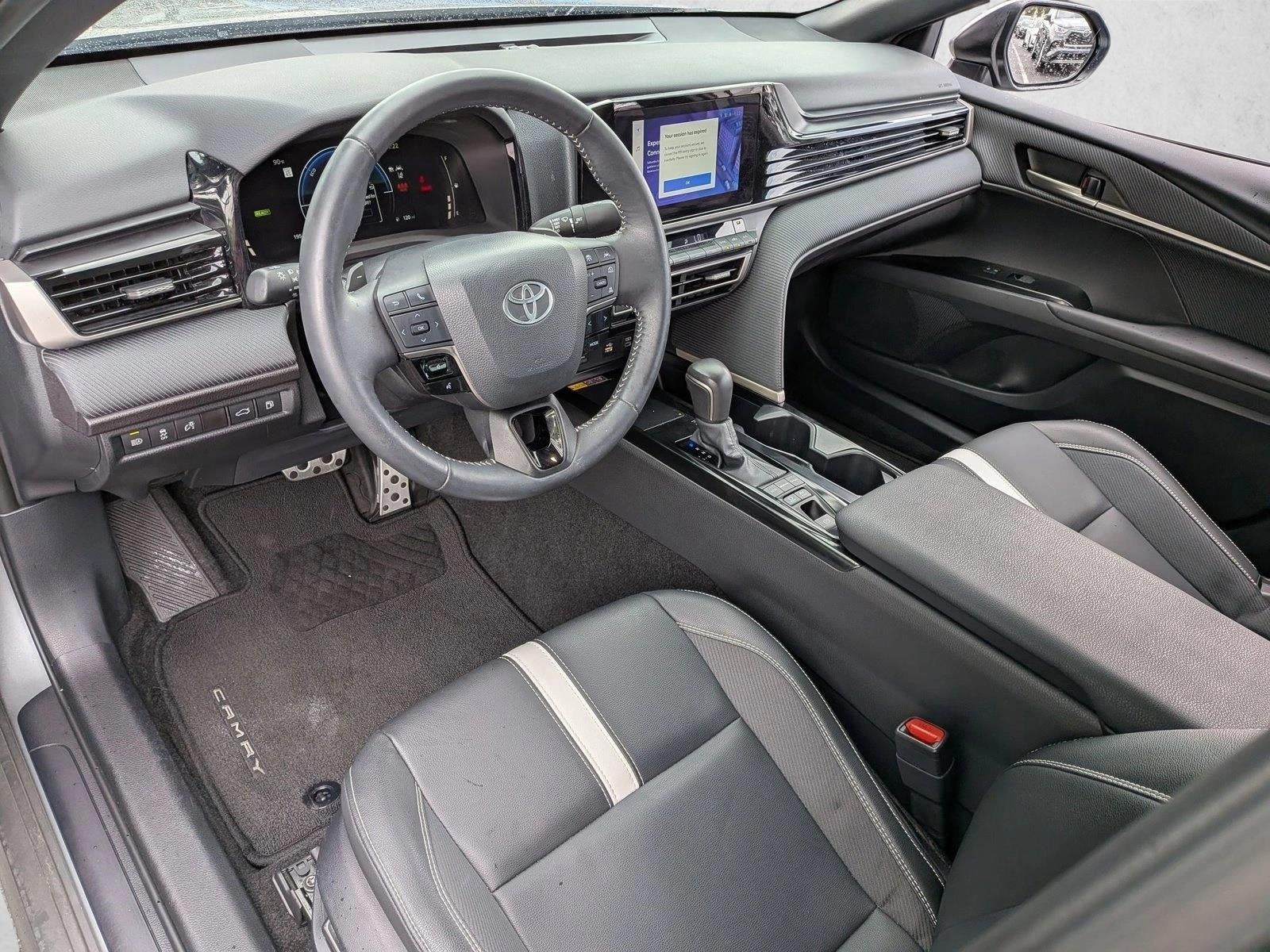 2025 Toyota Camry SE (Natl)