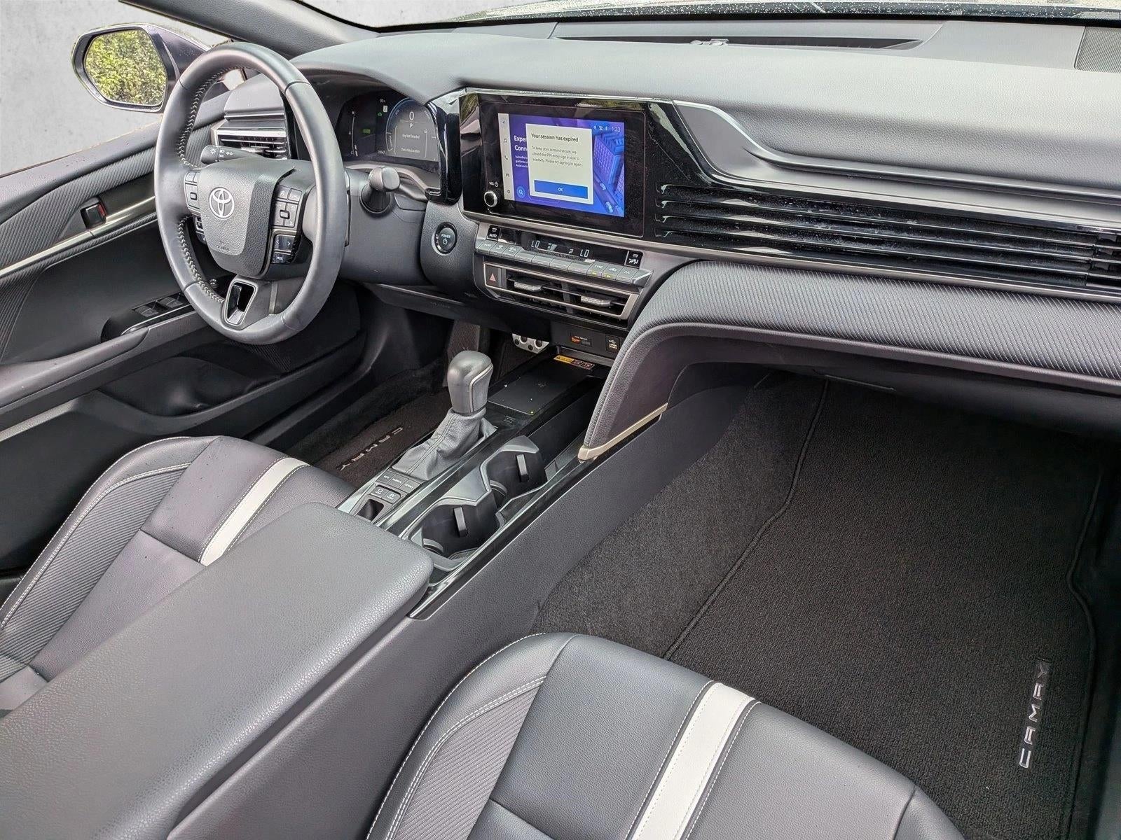 2025 Toyota Camry SE (Natl)