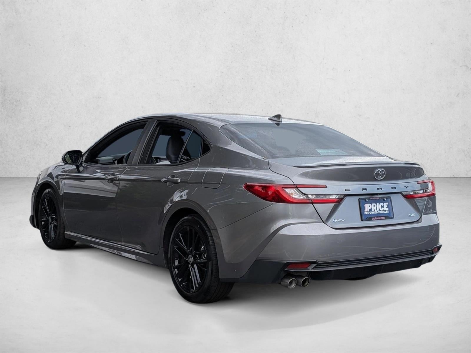 2025 Toyota Camry SE (Natl)