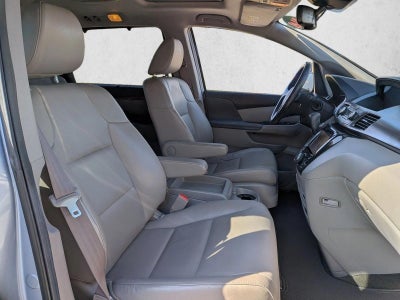 2014 Honda Odyssey EX-L with DVD Rear Entertainment System