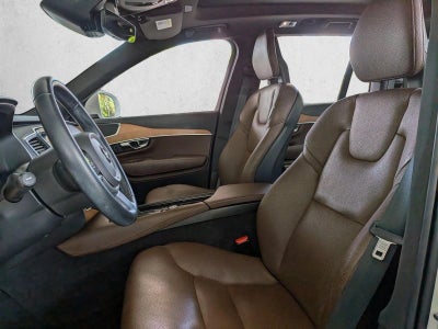 2021 Volvo XC90 T6 AWD Momentum 7P