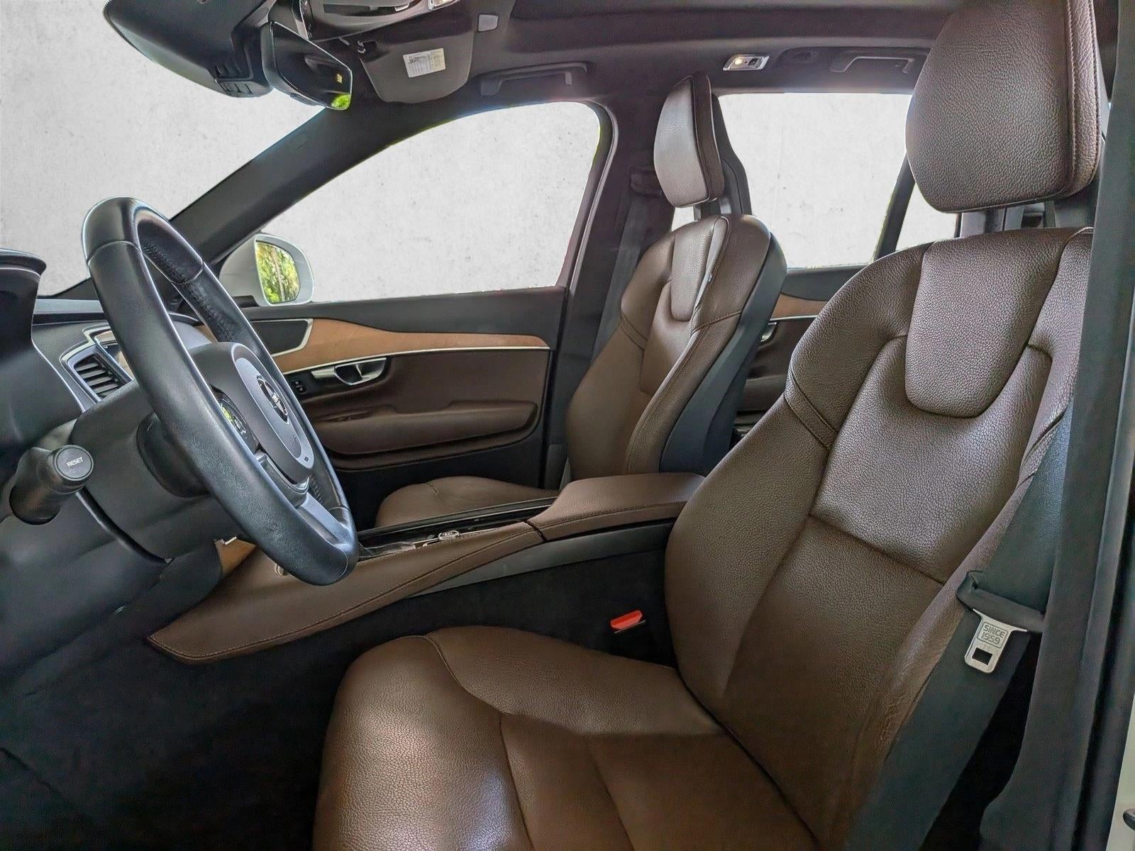 2021 Volvo XC90 T6 AWD Momentum 7P