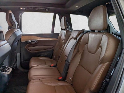 2021 Volvo XC90 T6 AWD Momentum 7P