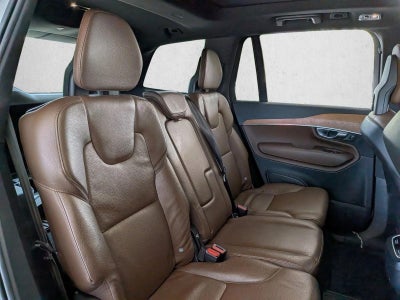 2021 Volvo XC90 T6 AWD Momentum 7P