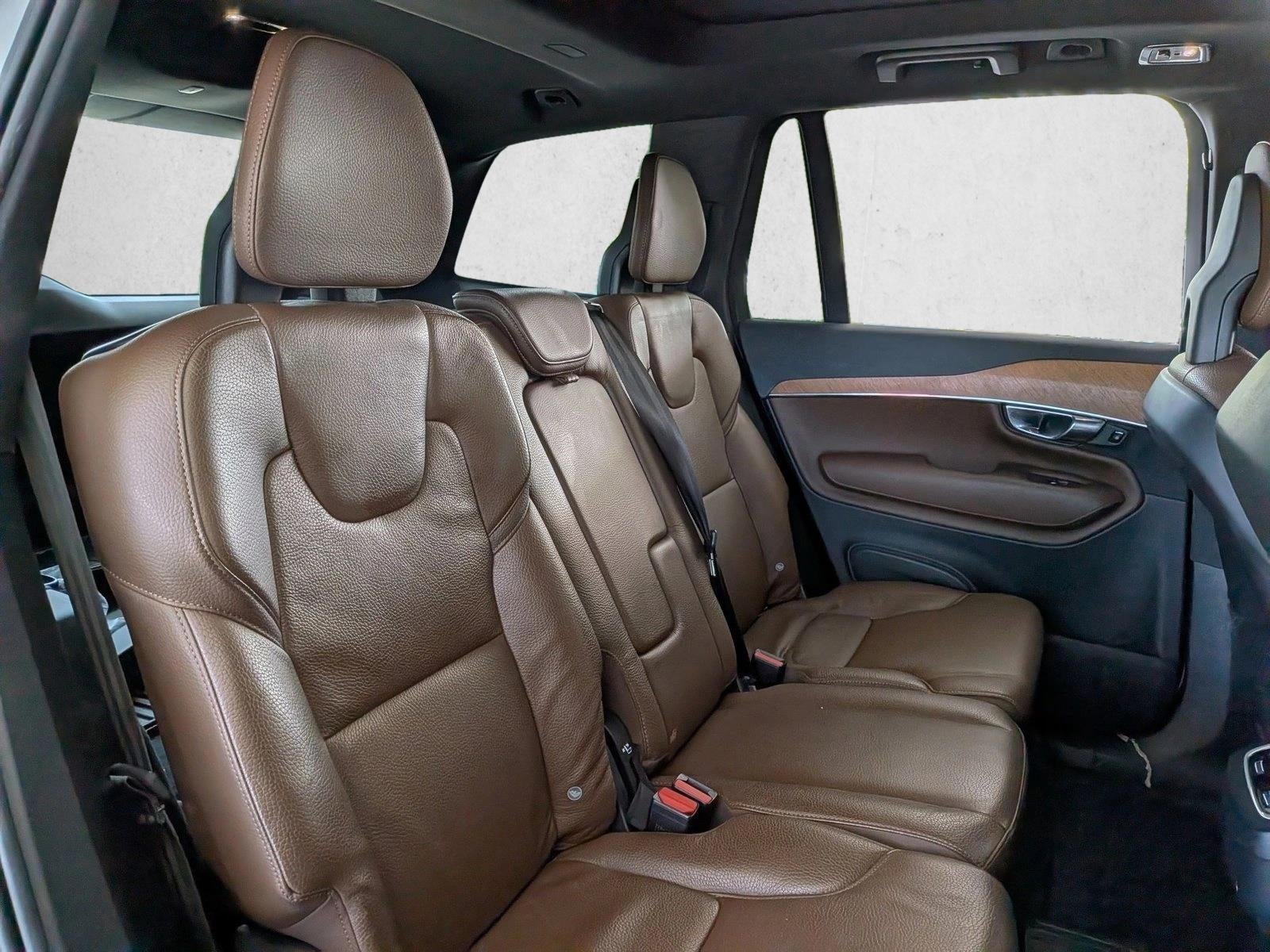 2021 Volvo XC90 T6 AWD Momentum 7P