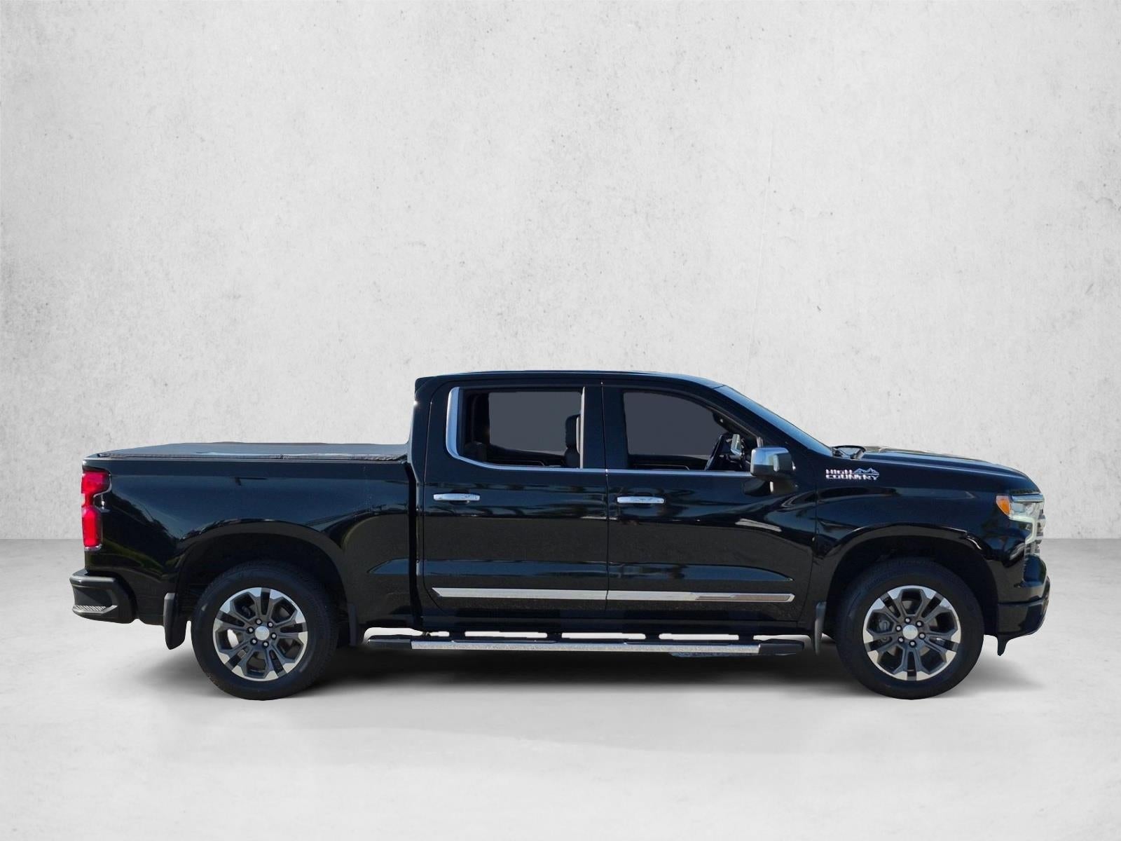 2022 Chevrolet Silverado 1500 Crew Cab Short Box 4-Wheel Drive High Country