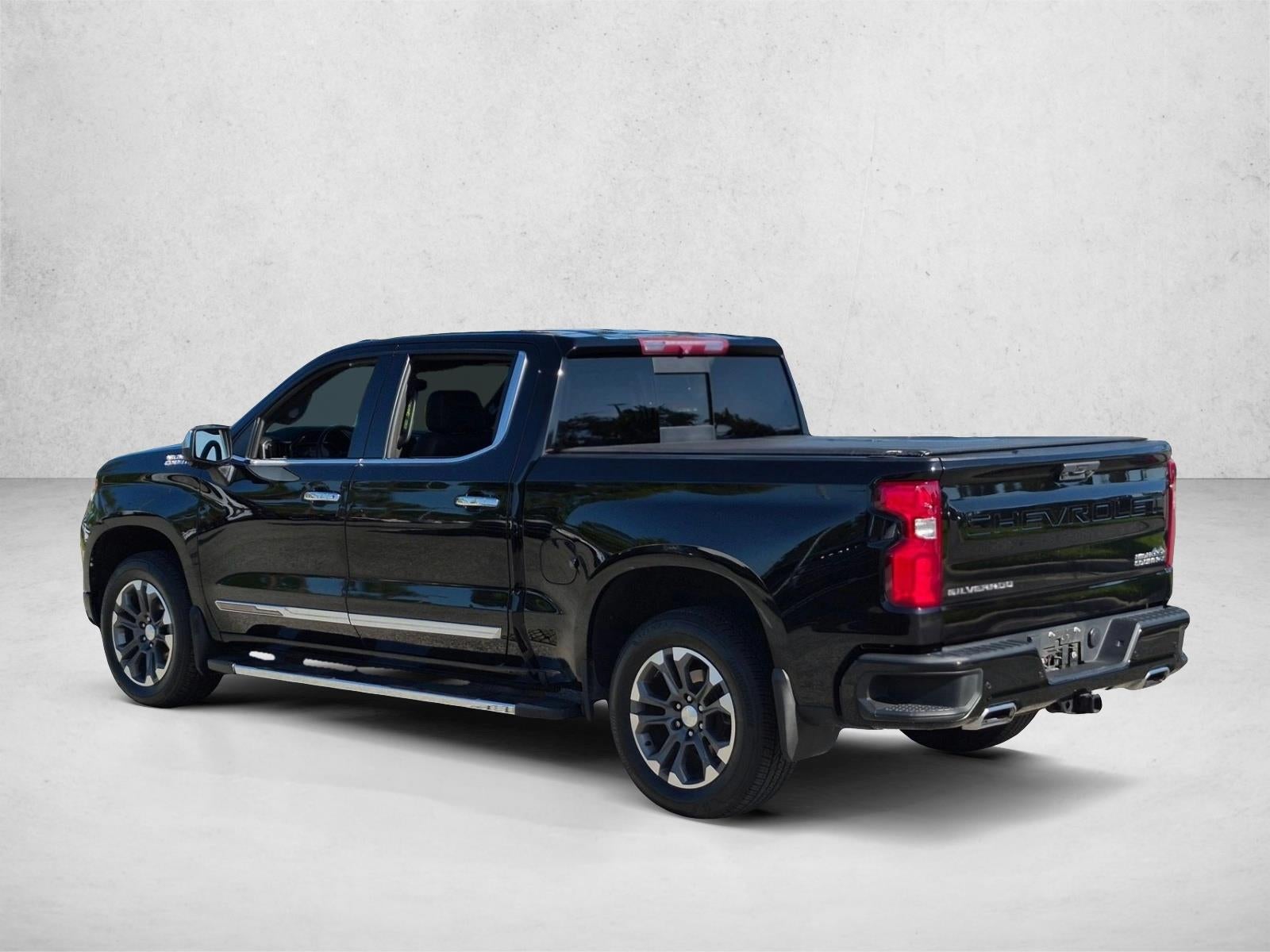 2022 Chevrolet Silverado 1500 Crew Cab Short Box 4-Wheel Drive High Country