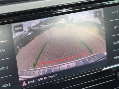 2022 Volkswagen Passat 2.0T SE Auto