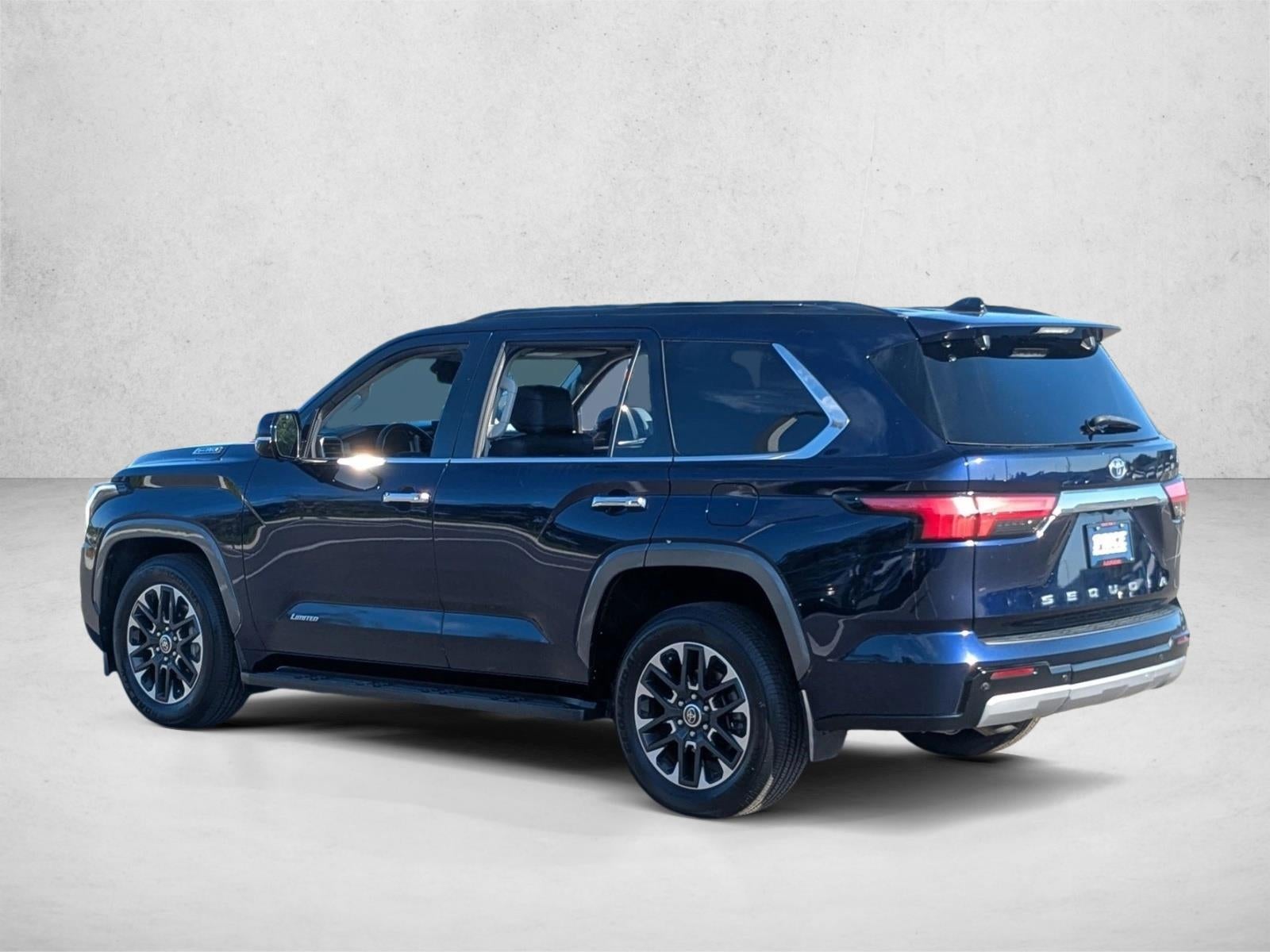 2023 Toyota Sequoia Limited 4WD (SE)