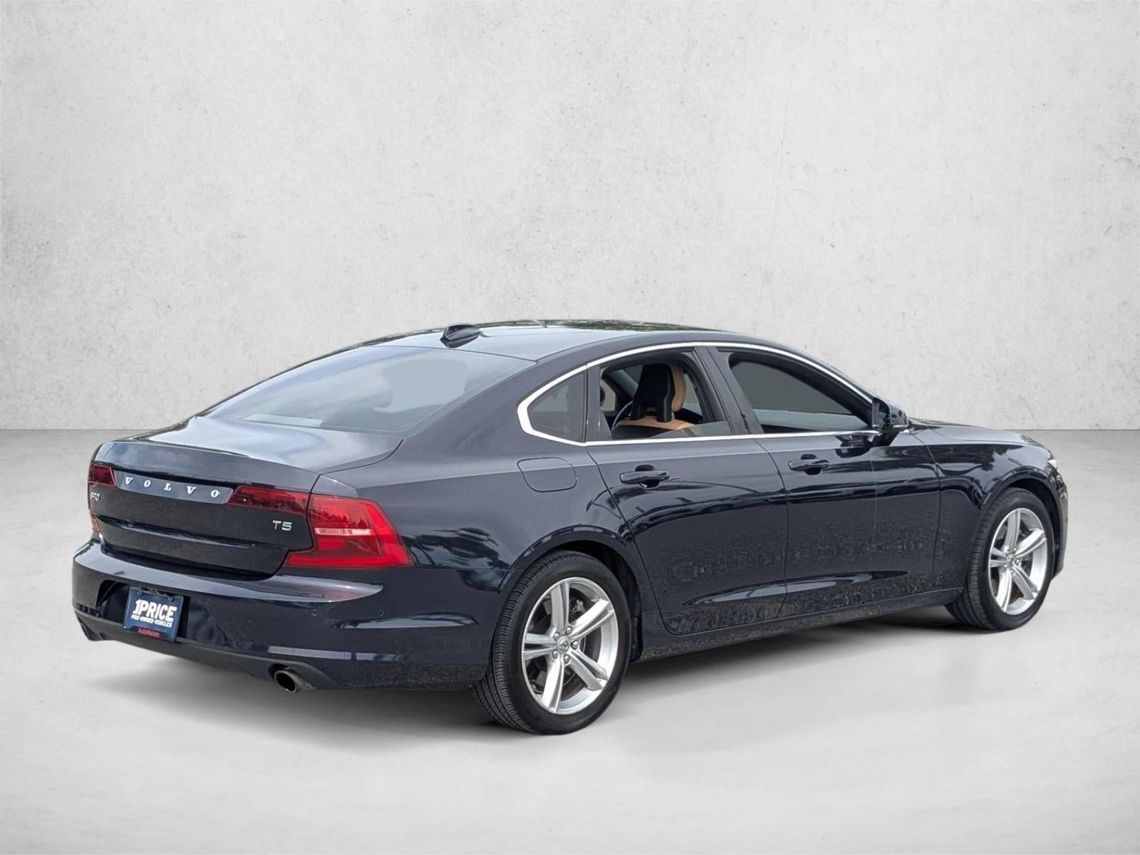 2017 Volvo S90 T5 FWD Momentum