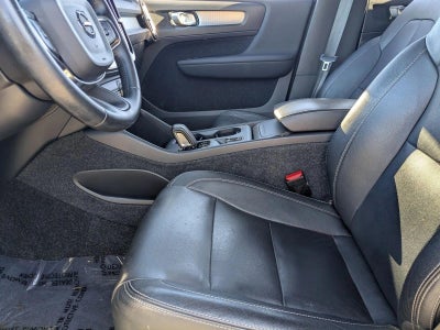 2020 Volvo XC40 T4 FWD Momentum