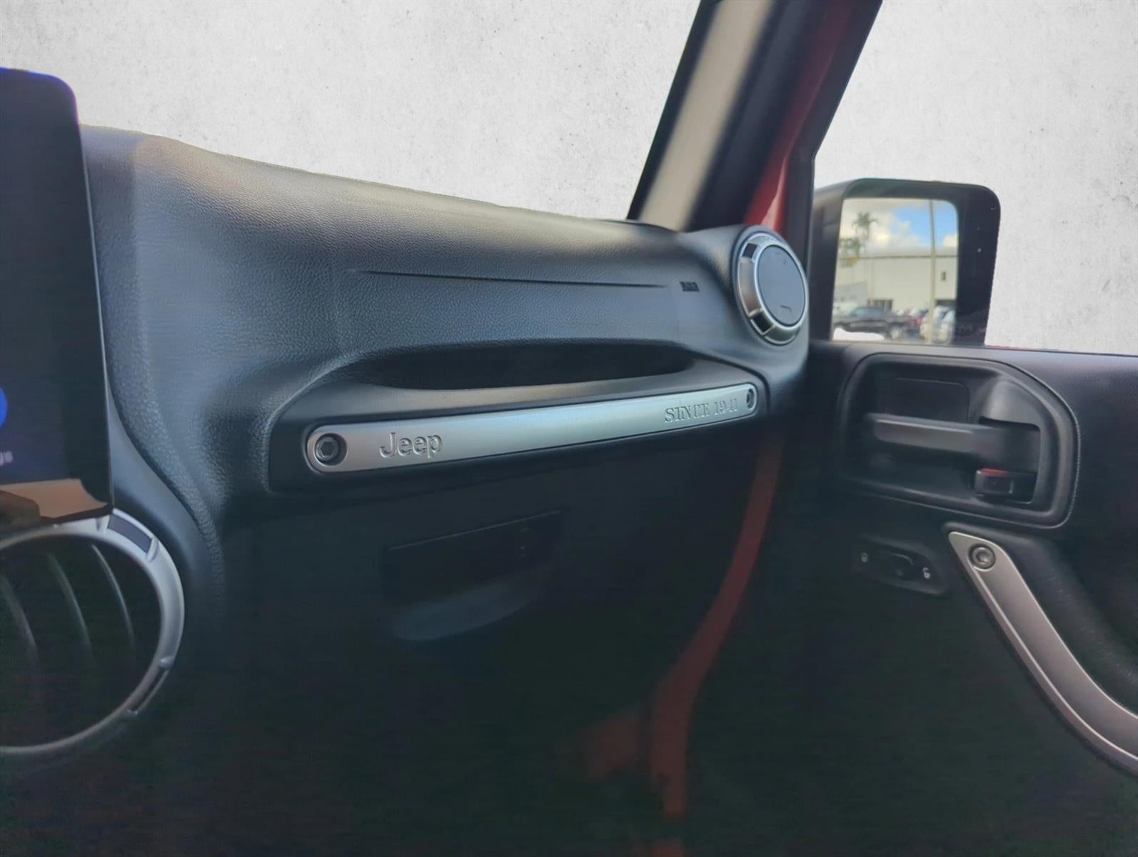 2017 Jeep Wrangler Sahara 4x4