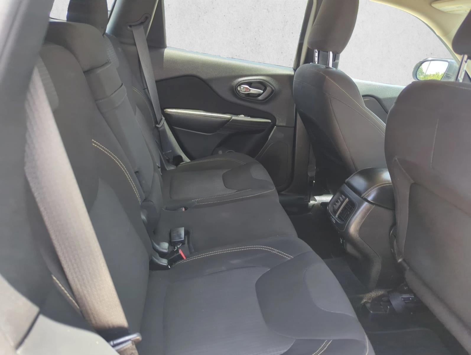 2016 Jeep Cherokee FWD 4dr Latitude