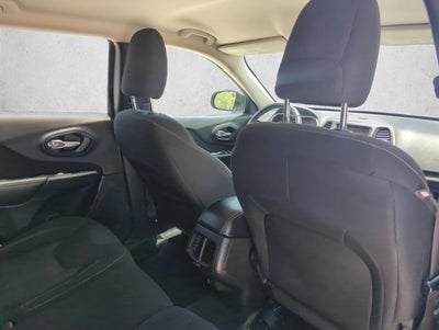 2016 Jeep Cherokee FWD 4dr Latitude