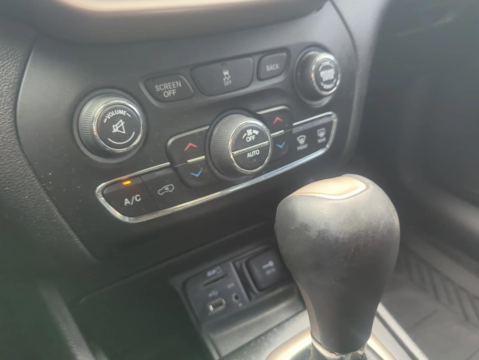 2017 Jeep Cherokee Limited FWD