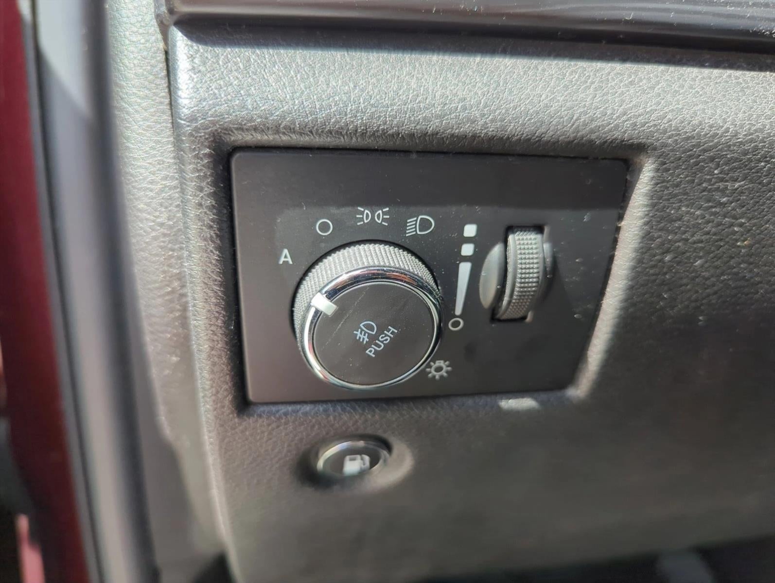 2019 Jeep Grand Cherokee Laredo E 4x2