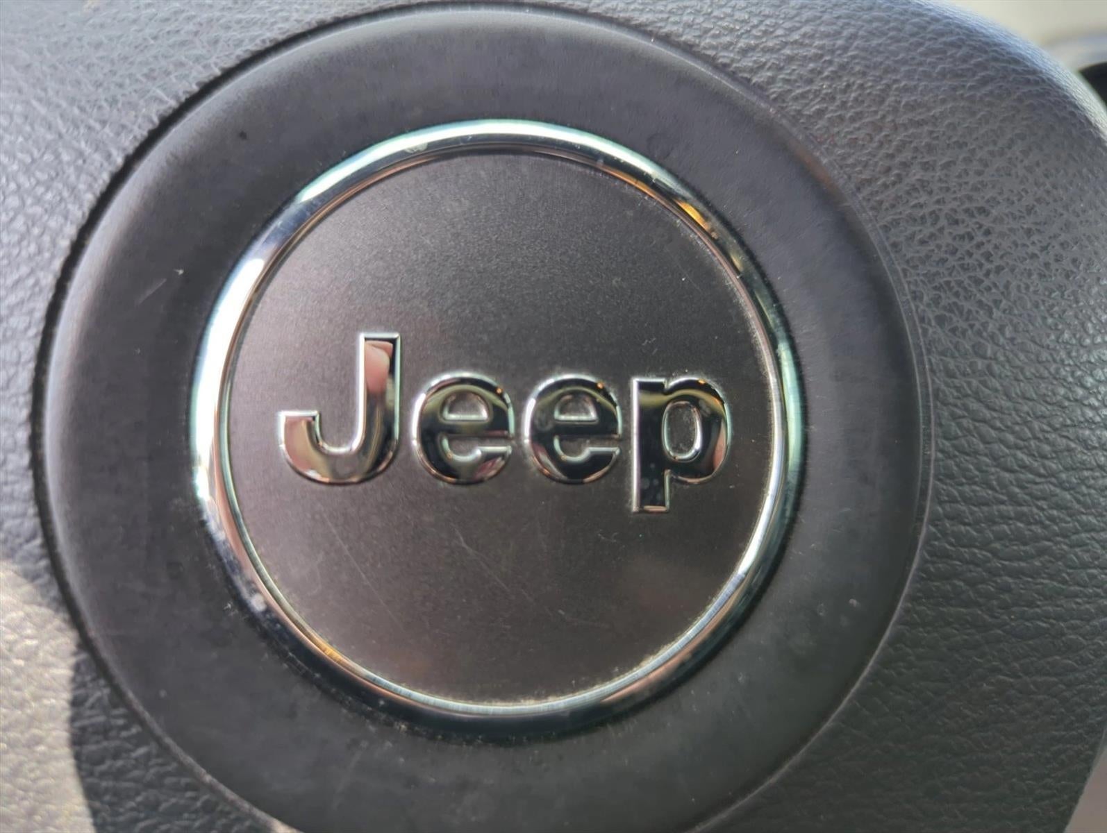 2019 Jeep Grand Cherokee Laredo E 4x2