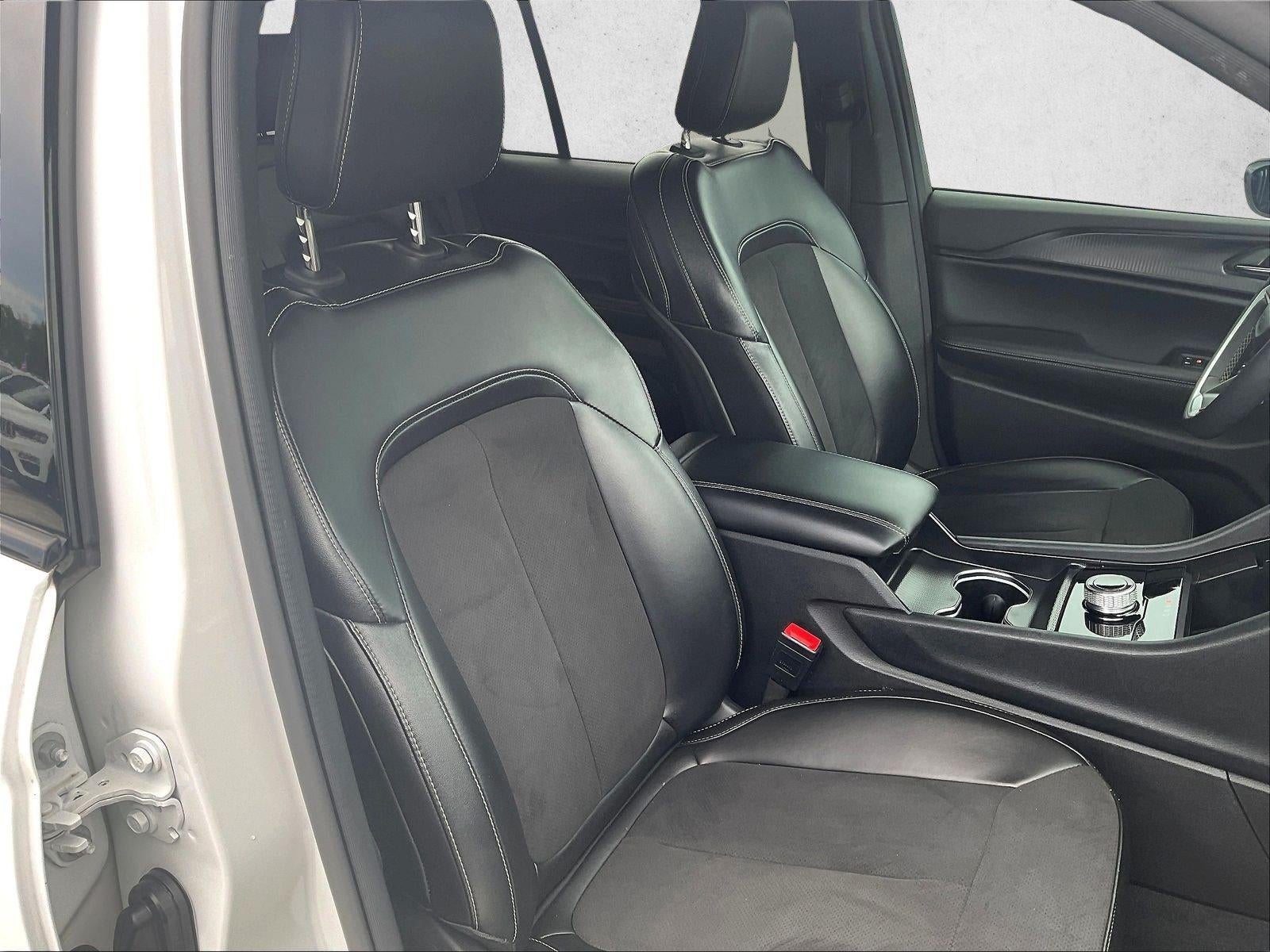 2024 Jeep Grand Cherokee Altitude 4x2