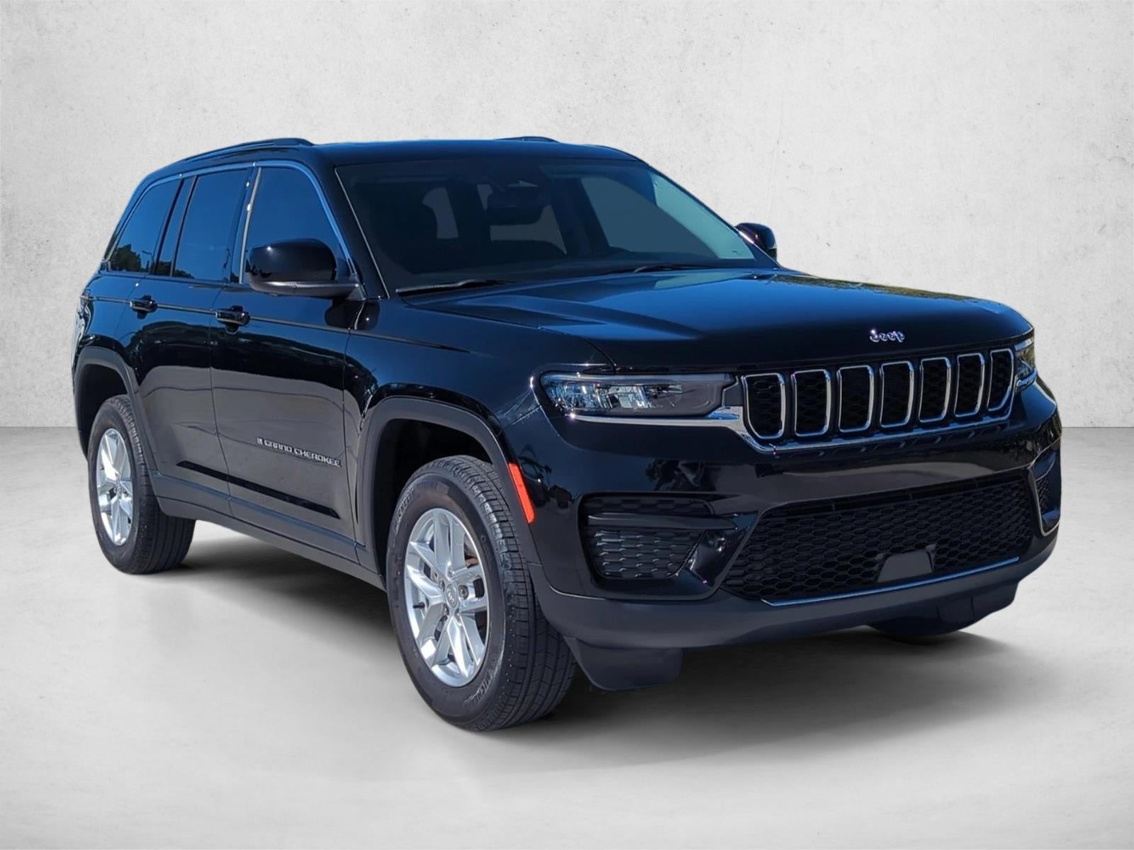 2024 Jeep Grand Cherokee Laredo X 4x2