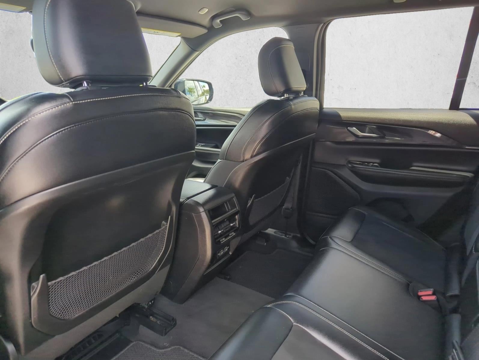 2023 Jeep Grand Cherokee Altitude 4x2