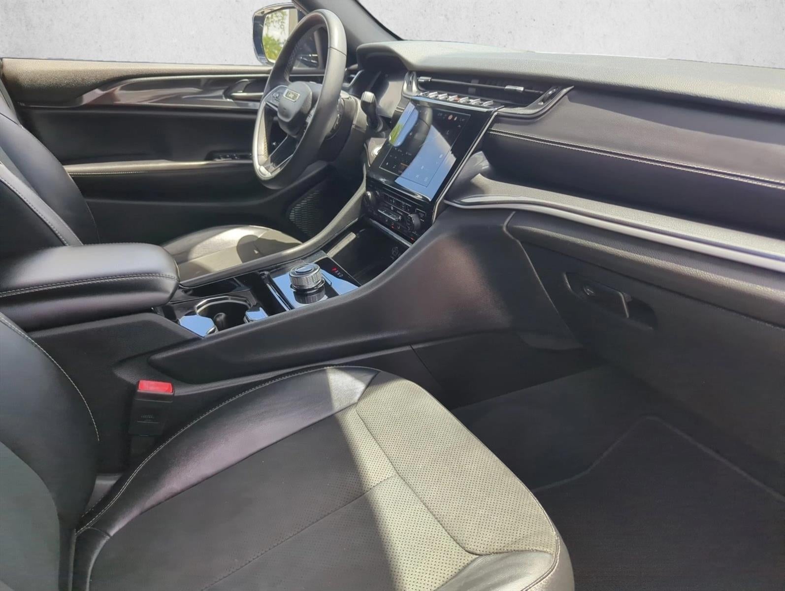 2023 Jeep Grand Cherokee Altitude 4x2
