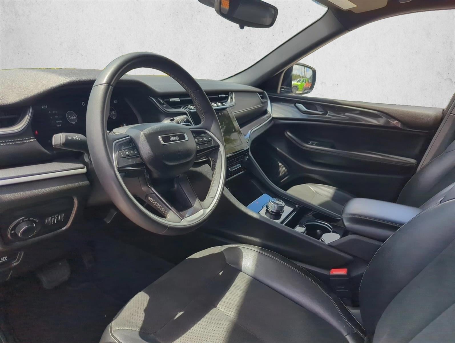 2023 Jeep Grand Cherokee Altitude 4x2