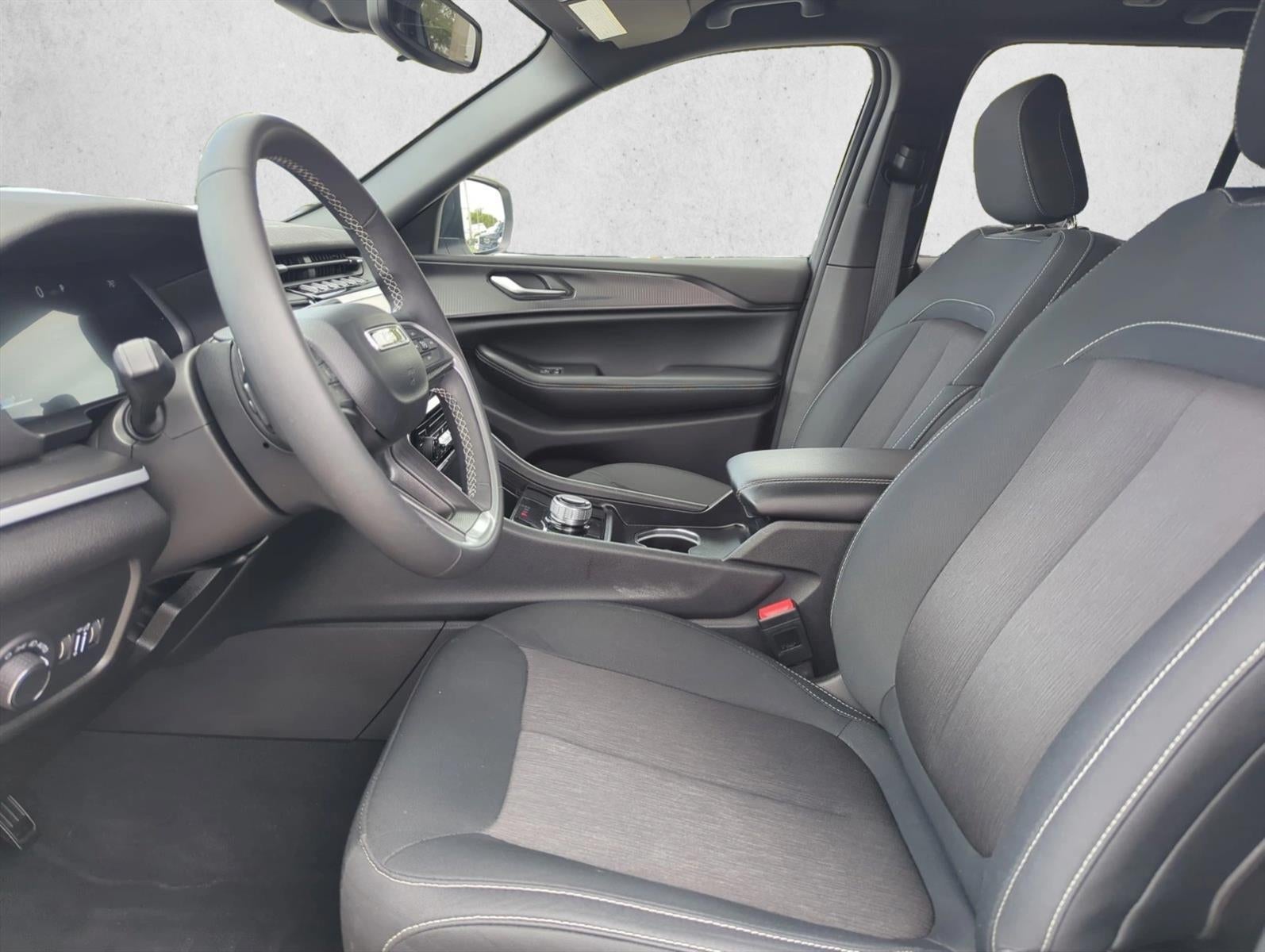 2024 Jeep Grand Cherokee Laredo 4x4