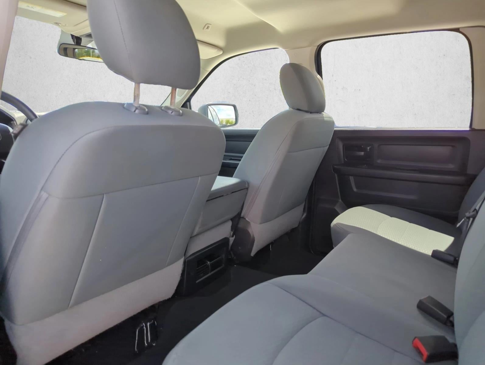 2019 RAM 1500 Classic Express 4x2 Crew Cab 5'7" Box