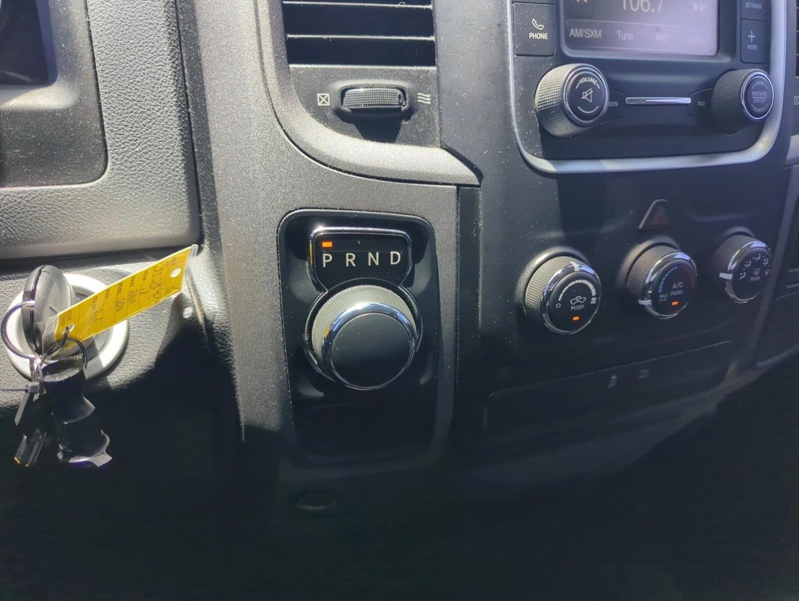 2018 RAM 1500 Express 4x2 Crew Cab 5'7" Box