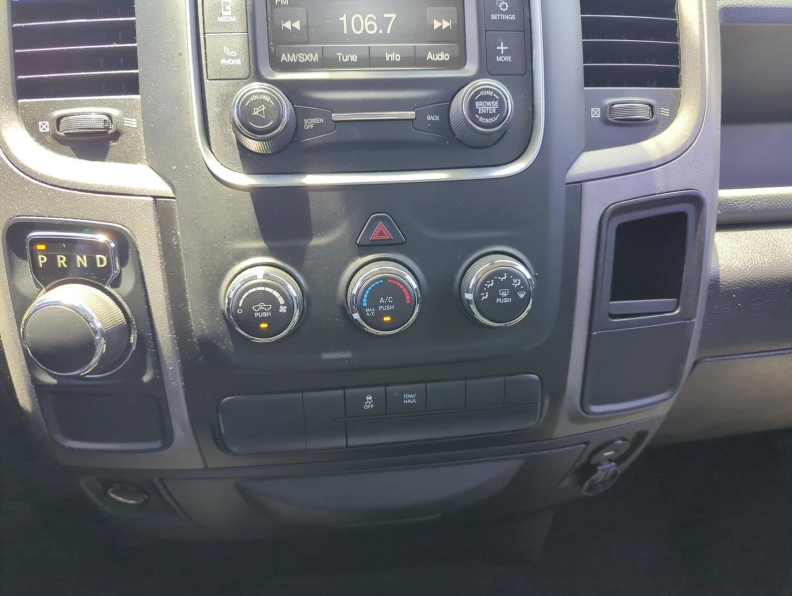 2018 RAM 1500 Express 4x2 Crew Cab 5'7" Box