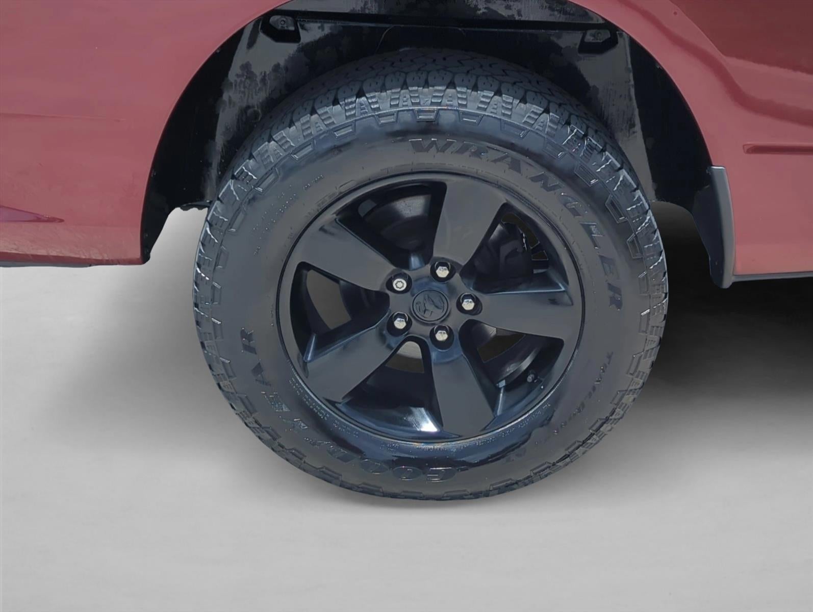 2018 RAM 1500 Express 4x2 Crew Cab 5'7" Box