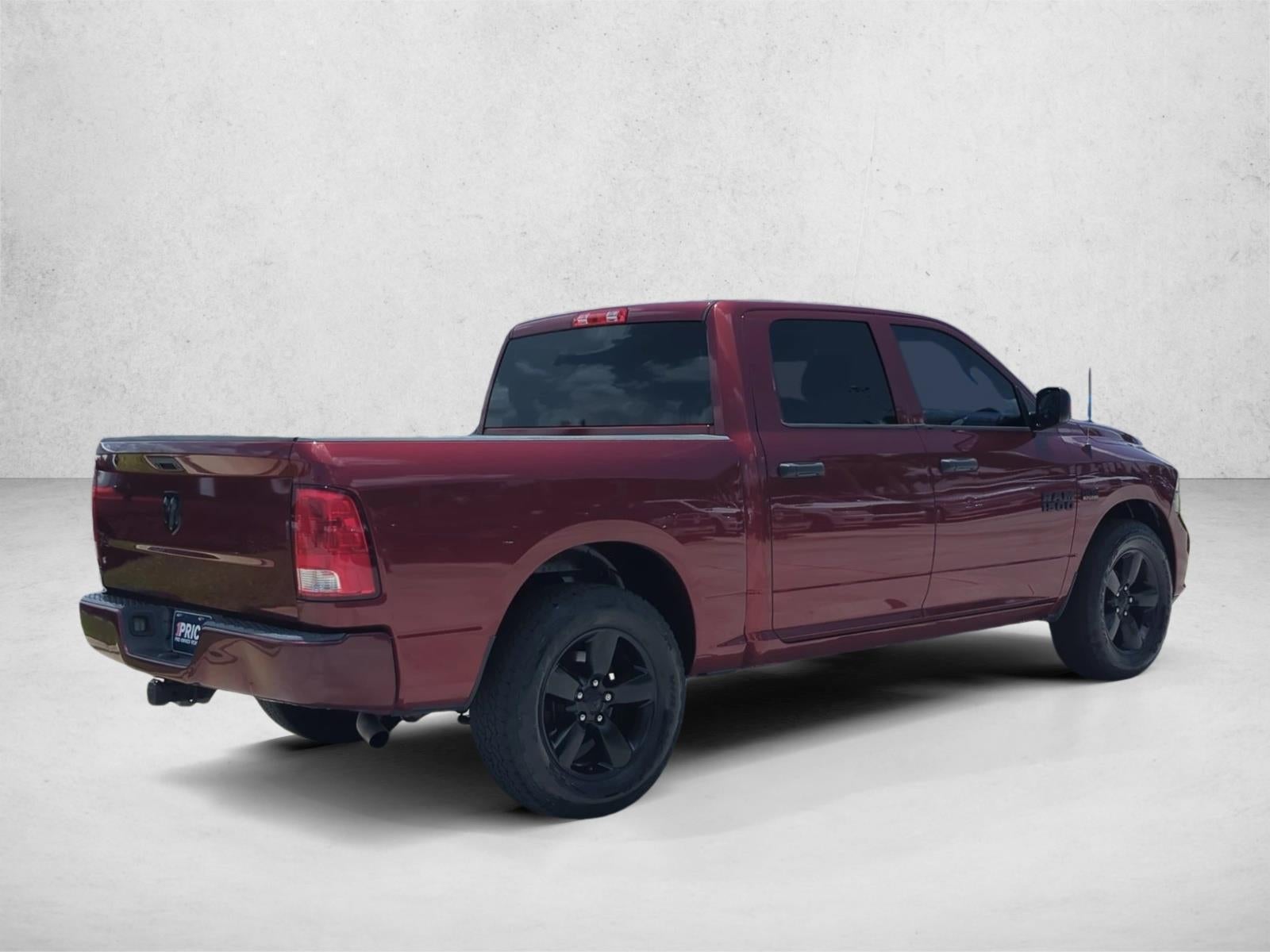 2018 RAM 1500 Express 4x2 Crew Cab 5'7" Box