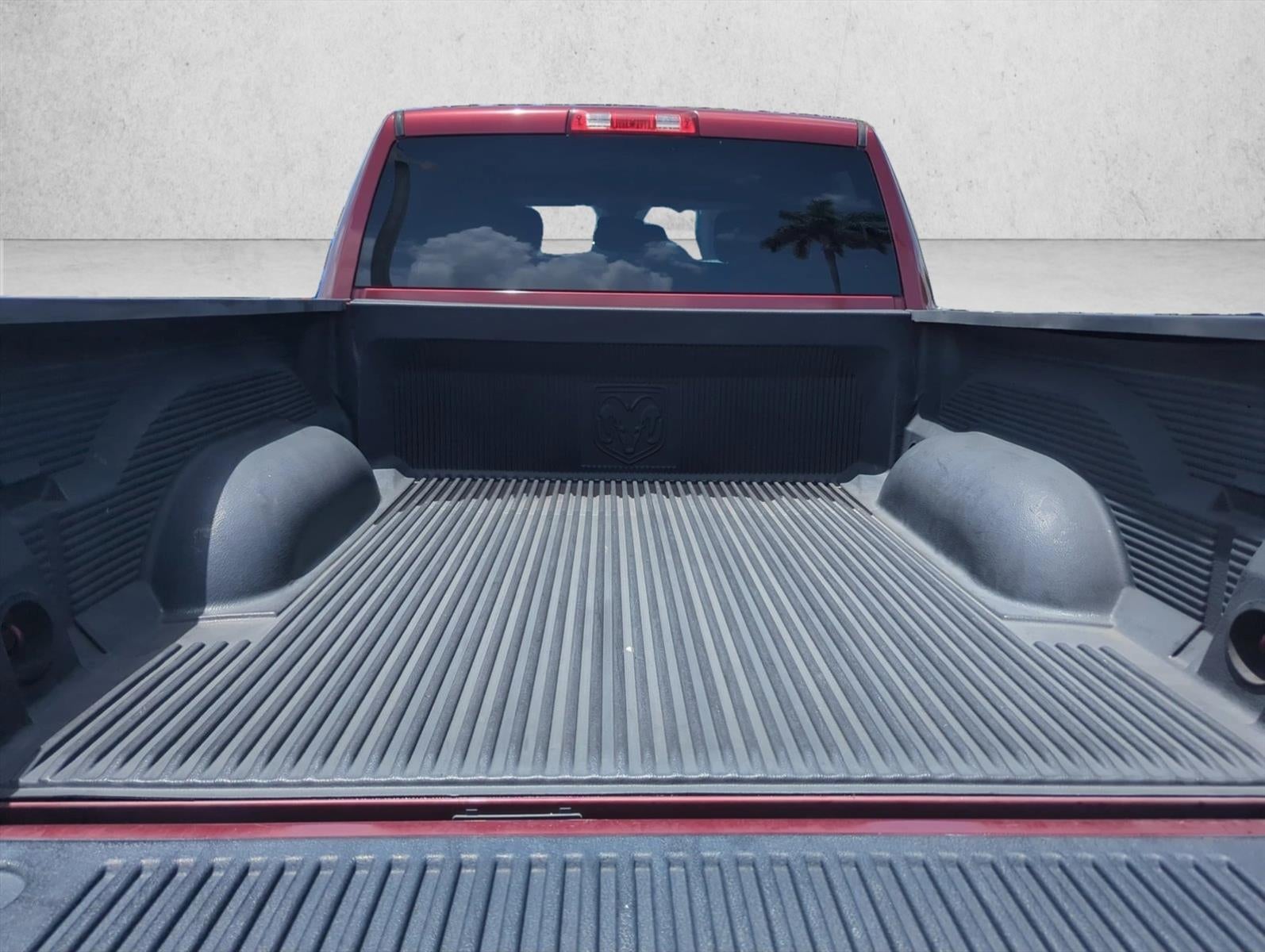 2018 RAM 1500 Express 4x2 Crew Cab 5'7" Box