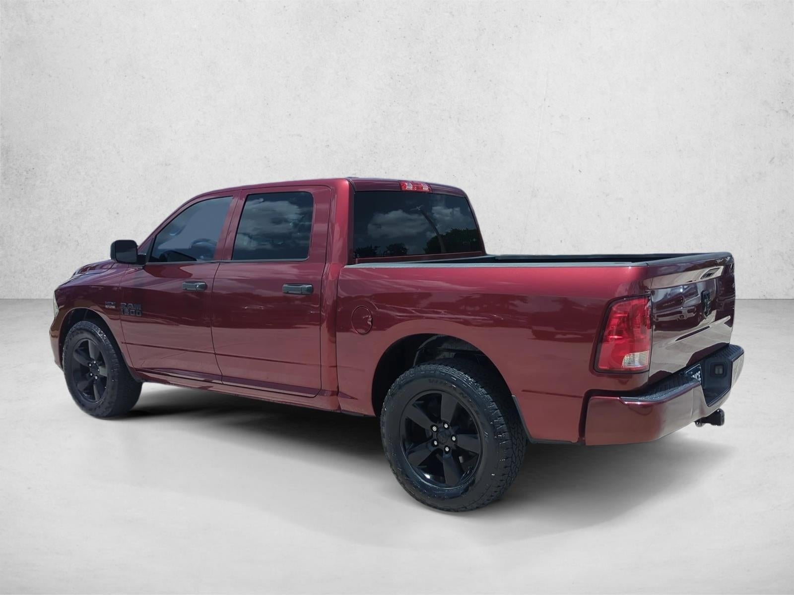 2018 RAM 1500 Express 4x2 Crew Cab 5'7" Box
