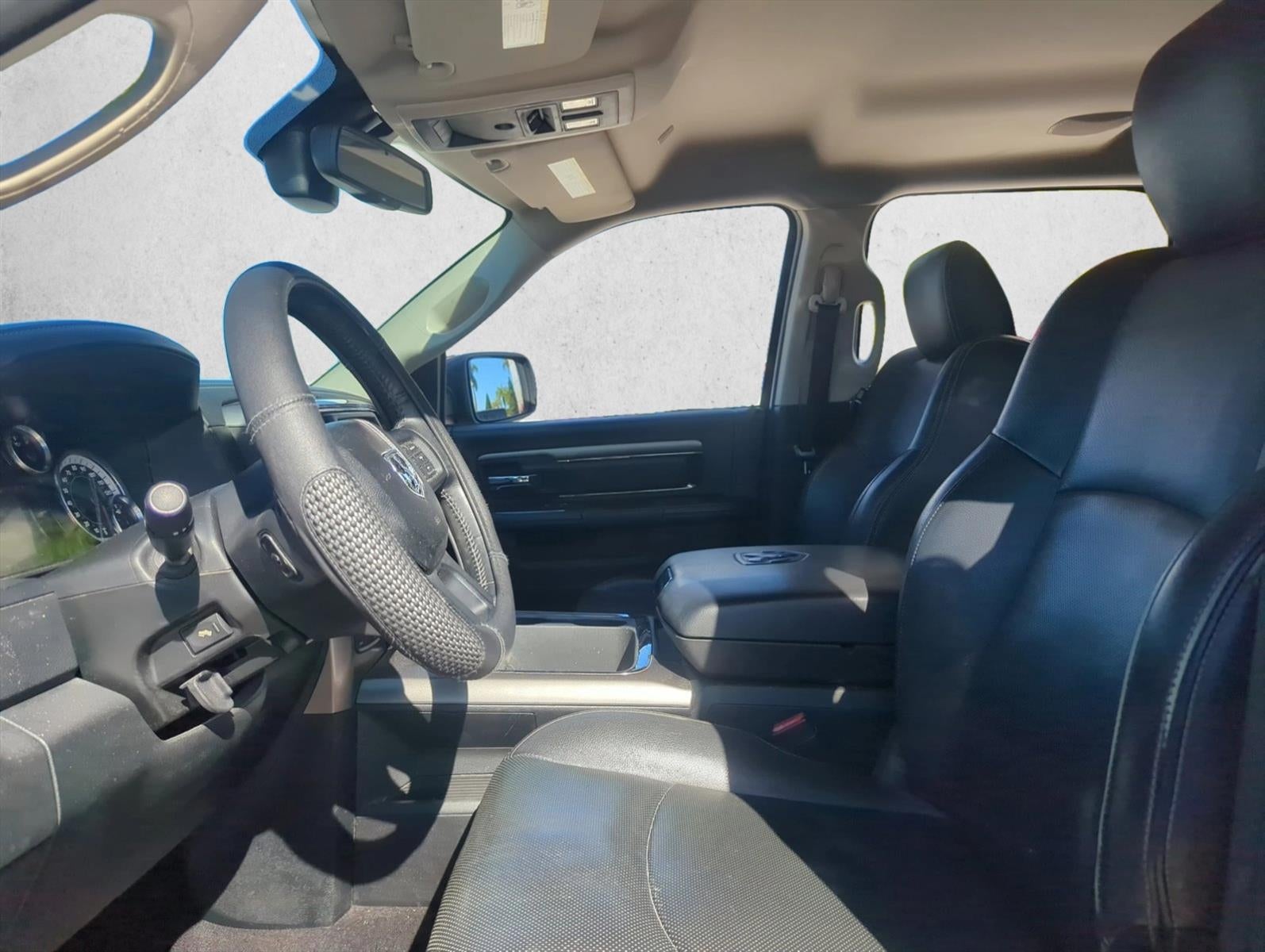 2017 RAM 1500 Night 4x4 Crew Cab 5'7" Box