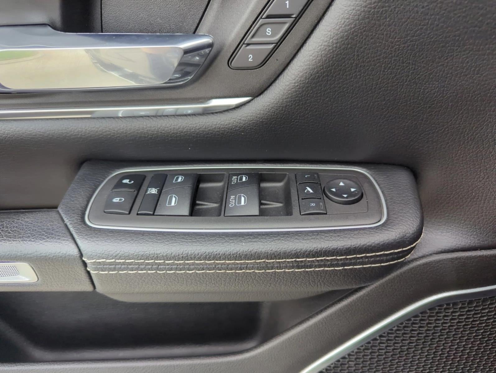 2023 RAM 1500 Laramie 4x2 Crew Cab 5'7" Box