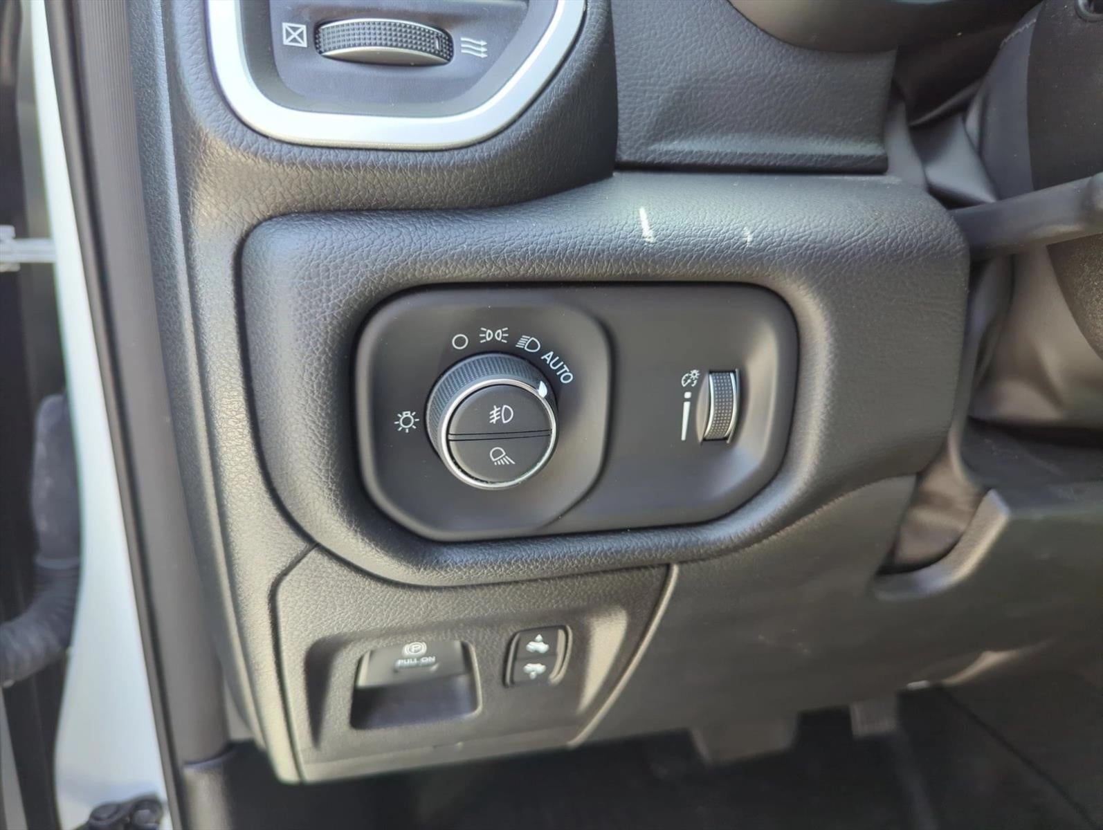 2022 RAM 1500 Big Horn 4x4 Quad Cab 6'4" Box