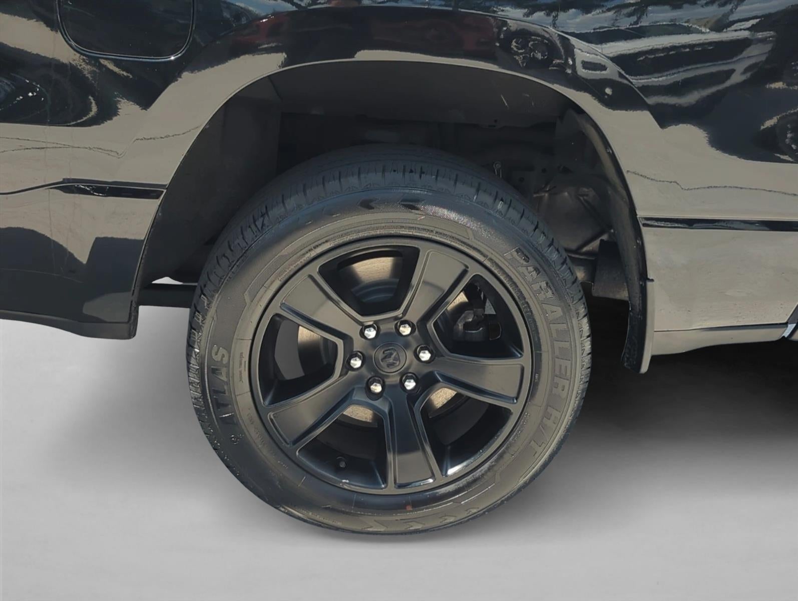 2020 RAM 1500 Big Horn 4x4 Crew Cab 5'7" Box
