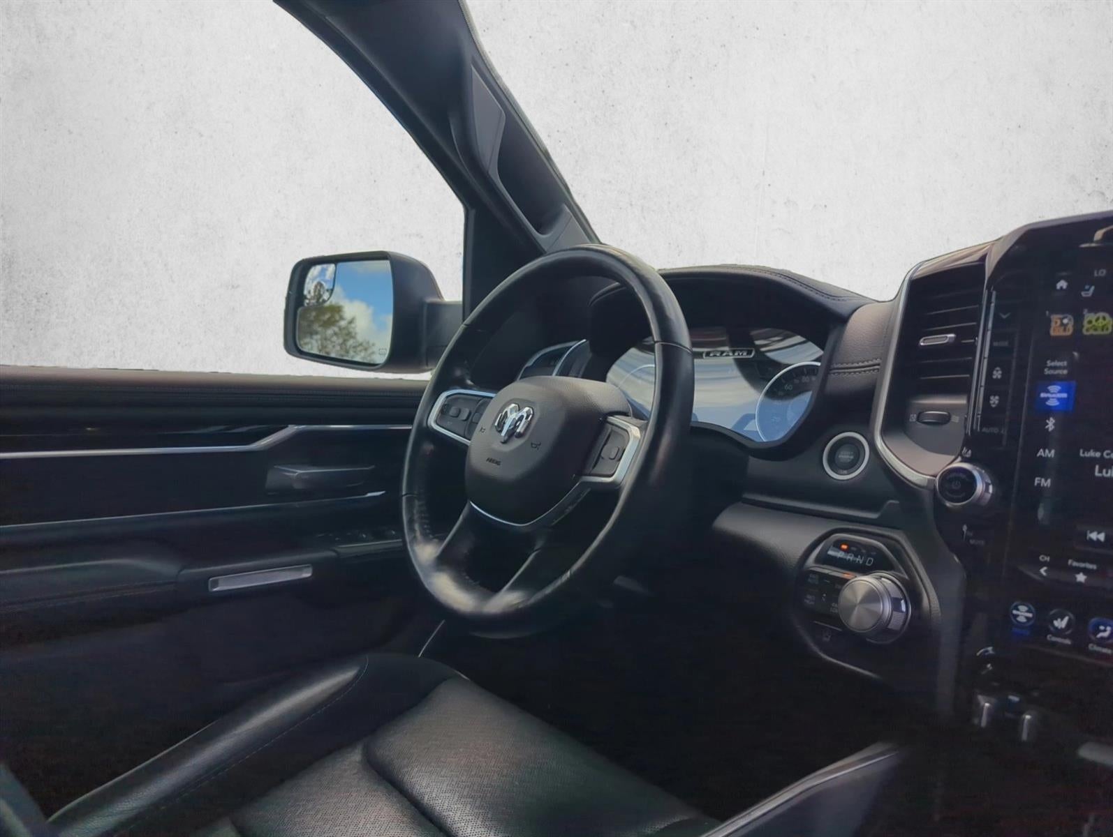 2020 RAM 1500 Laramie 4x4 Crew Cab 5'7" Box