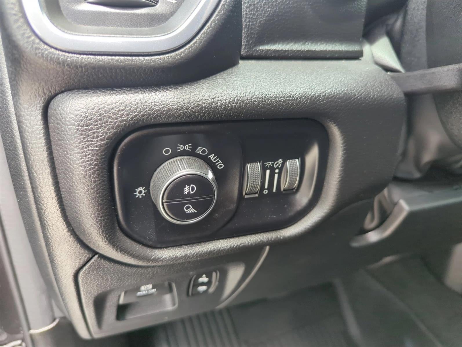 2024 RAM 1500 Laramie 4x4 Crew Cab 5'7" Box