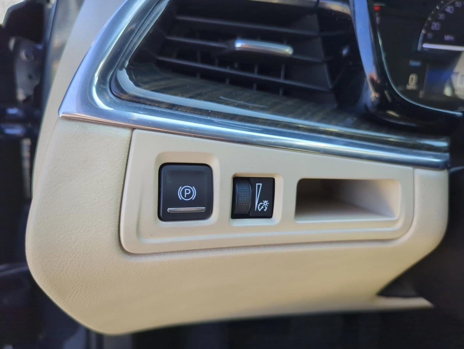 2018 Cadillac XT5 FWD 4dr