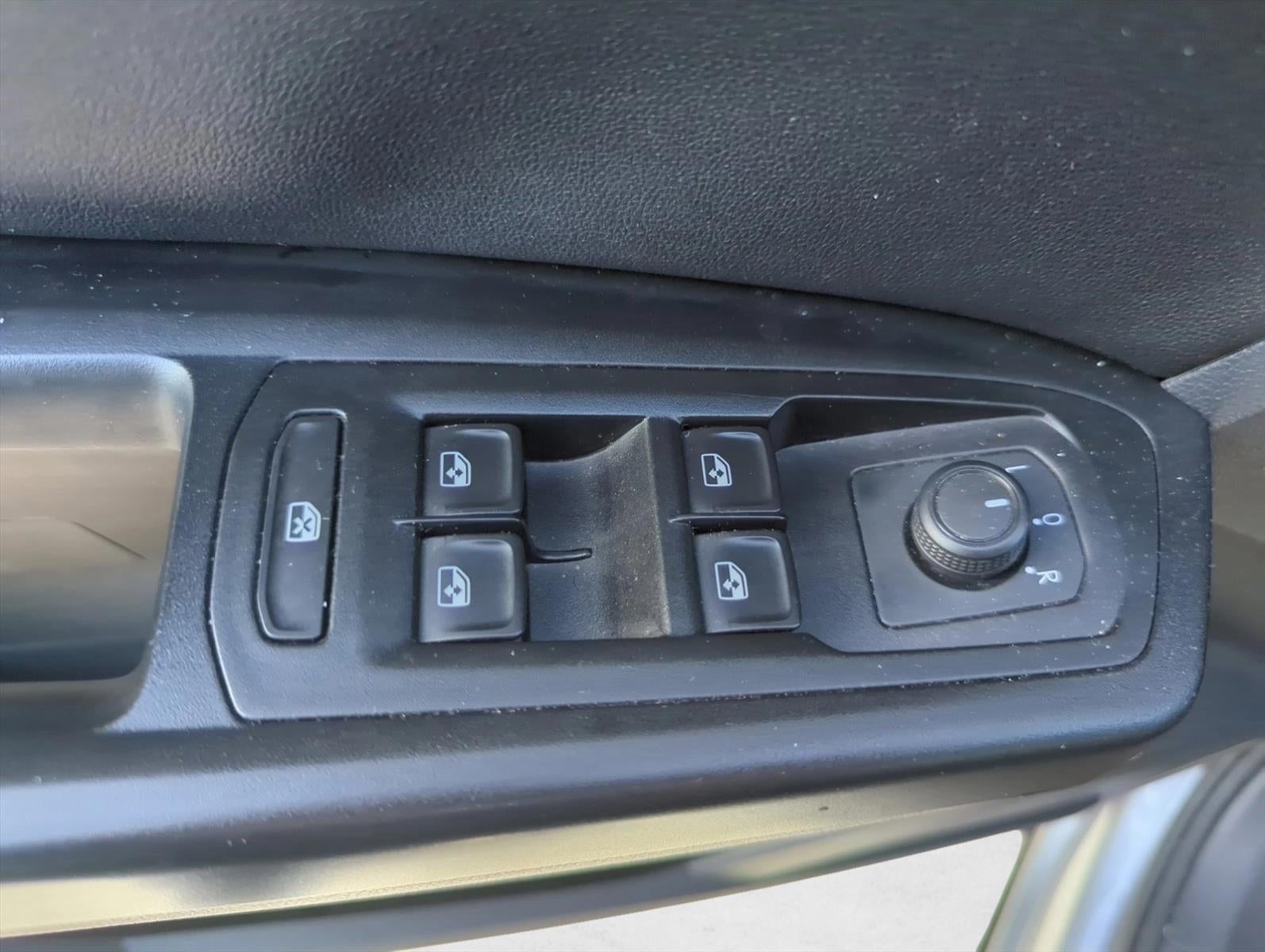 2020 Volkswagen Atlas Cross Sport 3.6L V6 SE w/Technology R-Line FWD