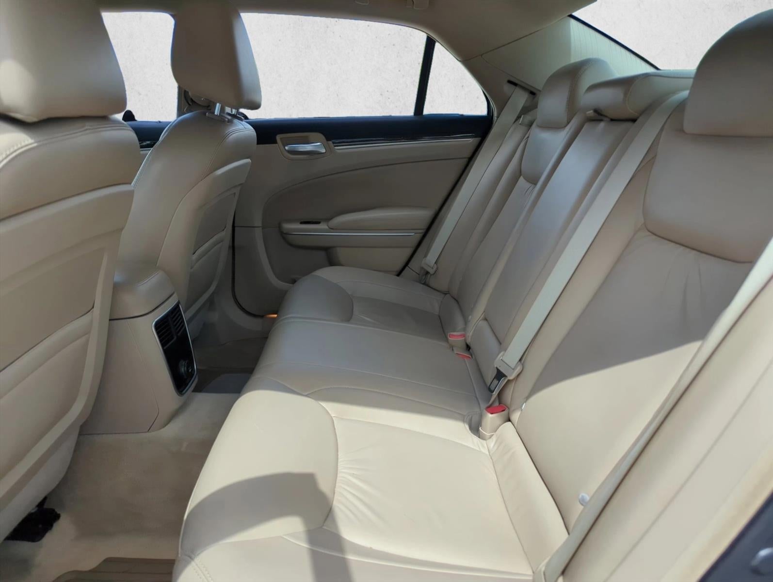 2011 Chrysler 300 4dr Sdn Limited RWD