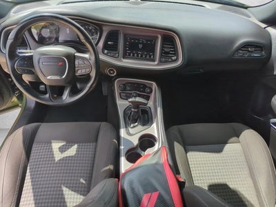 2022 Dodge Challenger SXT RWD