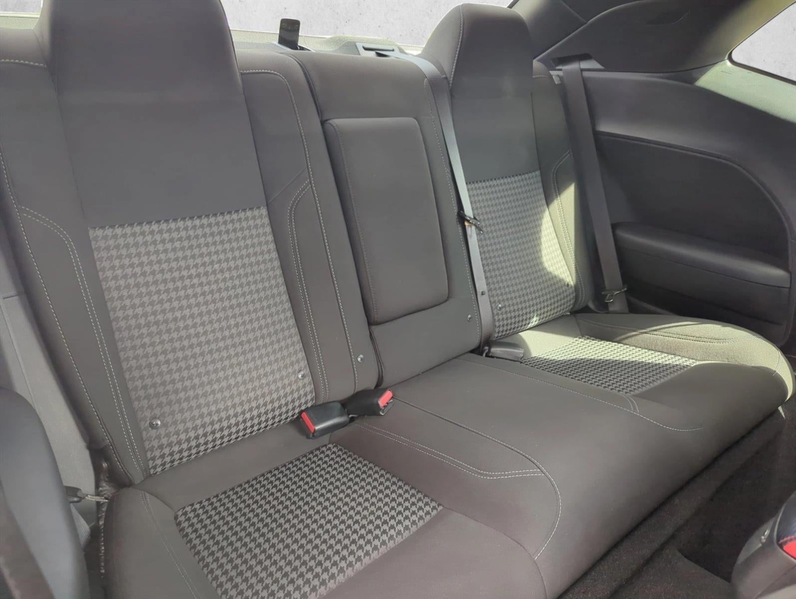 2022 Dodge Challenger SXT RWD